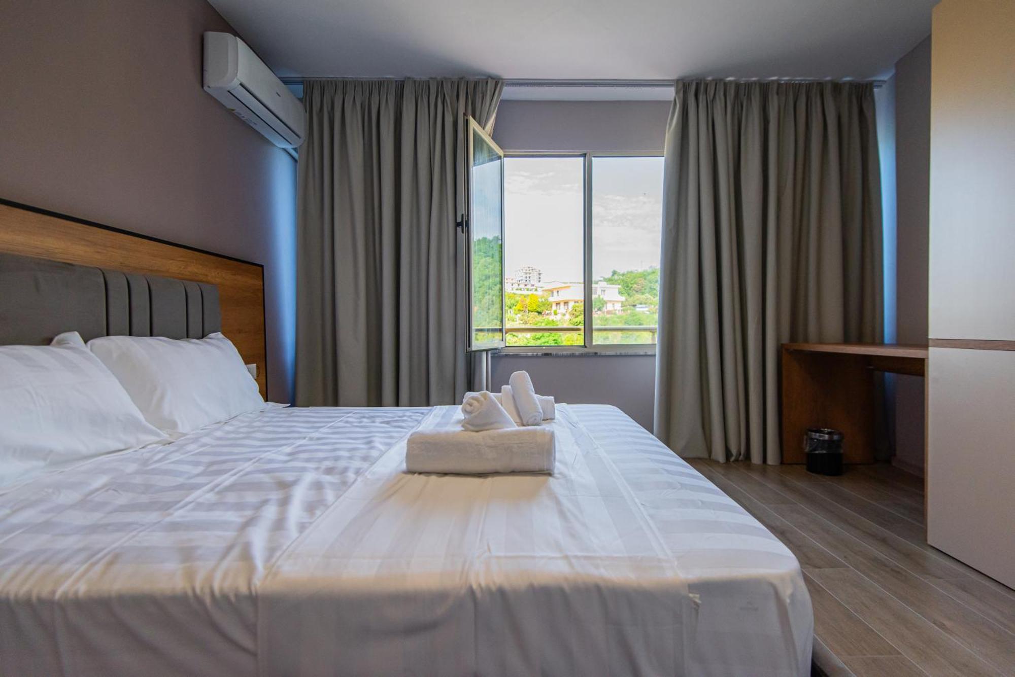 Aparthotel Eda Durrës Buitenkant foto