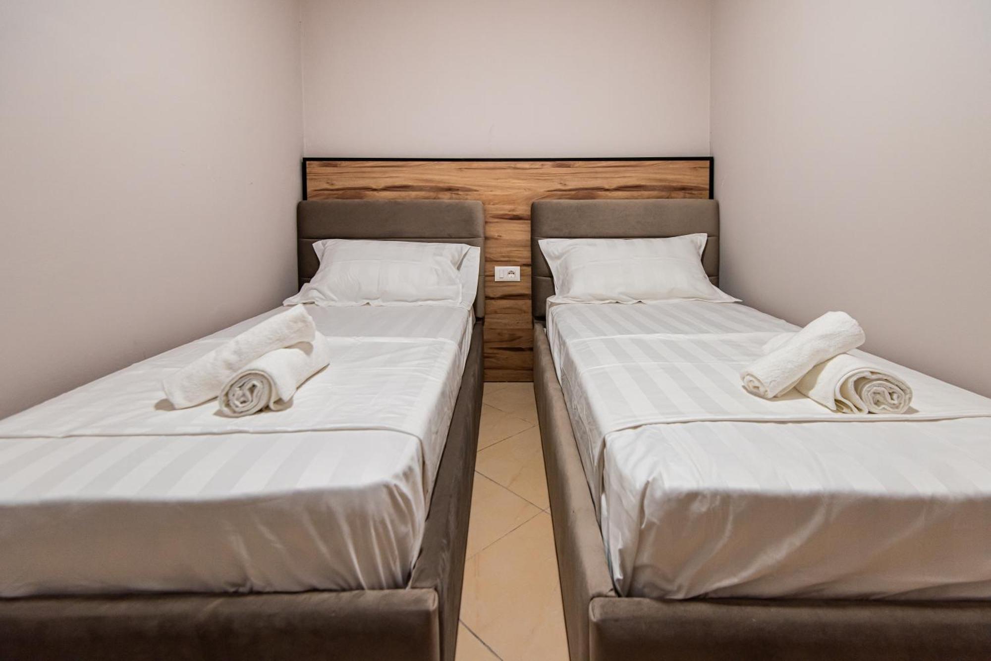 Aparthotel Eda Durrës Buitenkant foto